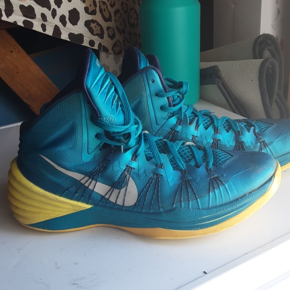 Nike - Picture 2 of 2